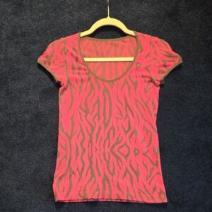 Fitted Pink and Gray Graphic Tee